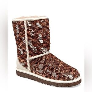 Size 7-UGG Classic Short  Champagne sequin  Boots👢kept in storage!